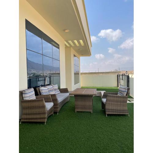 Taqah Hills; طاقة هيلز