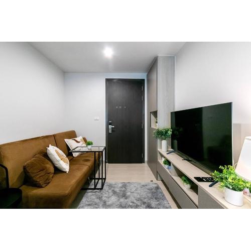 TC Contel at Bts Samrong