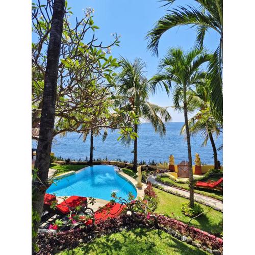 Teluk Indah Beach & Pool Villa