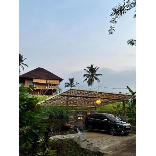 Tengah Uma Villa Sangketan