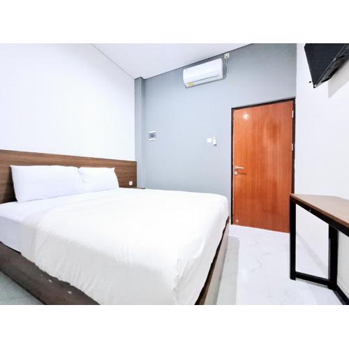 Tentram Guesthouse near Amikom Mitra RedDoorz