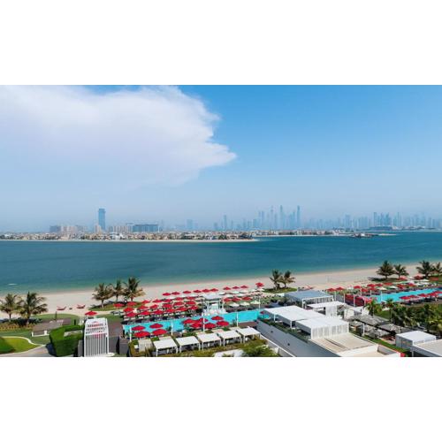 Th8 Palm Dubai Beach Resort, Vignette Collection by IHG