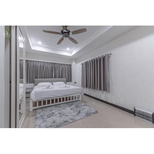 Thai Mei Jomtien Beach