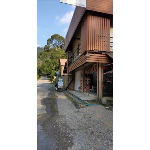 Thapae waterfall stay