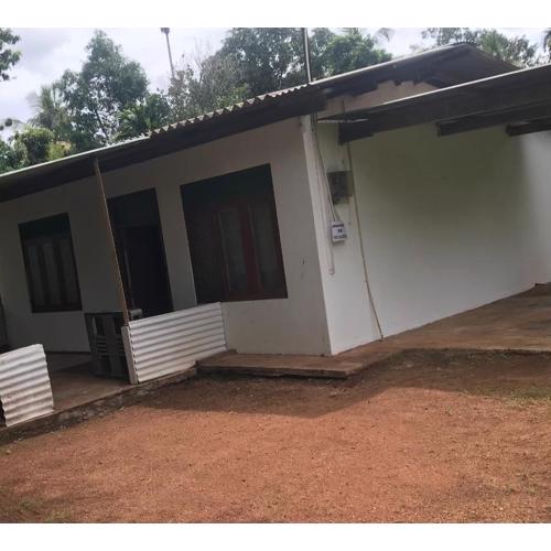 Tharuja Holiday Home