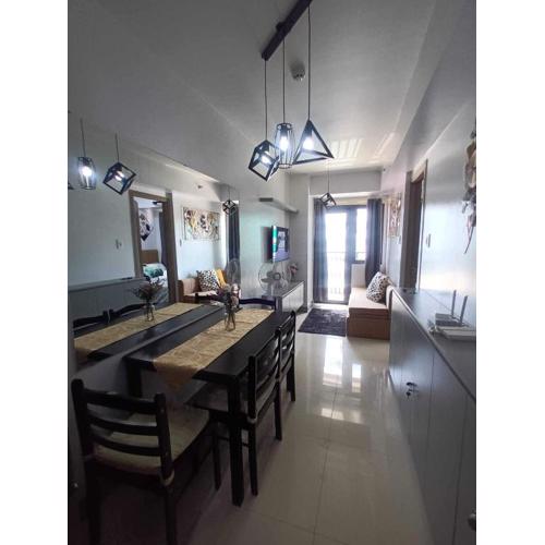 The 2nd Staycation near MOA, Airport, Netflix, Fast WIFI