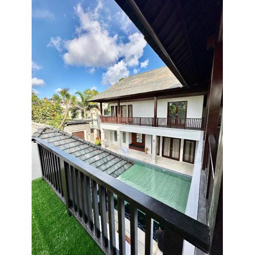 The 8 Bedroom Golden and Big Villa in Seminyak