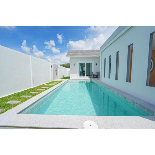 The 8 MaBella House Pattaya Pool Villa