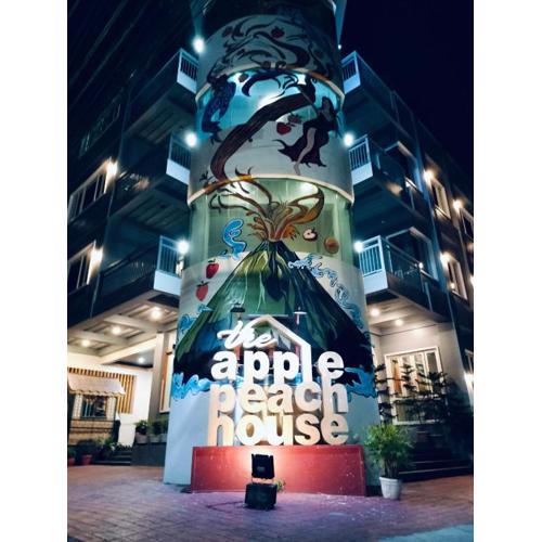 The ApplePeach House