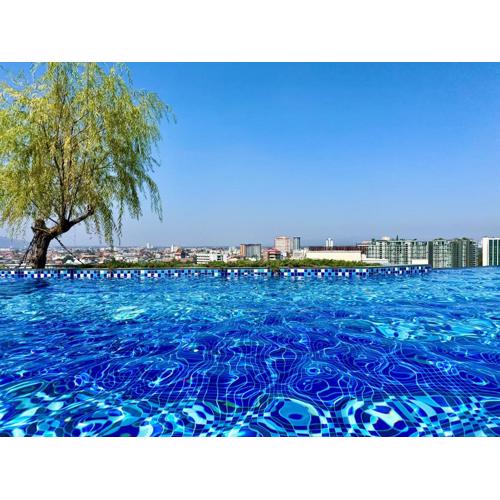 The Astra skyriver最受欢迎无边泳池公寓