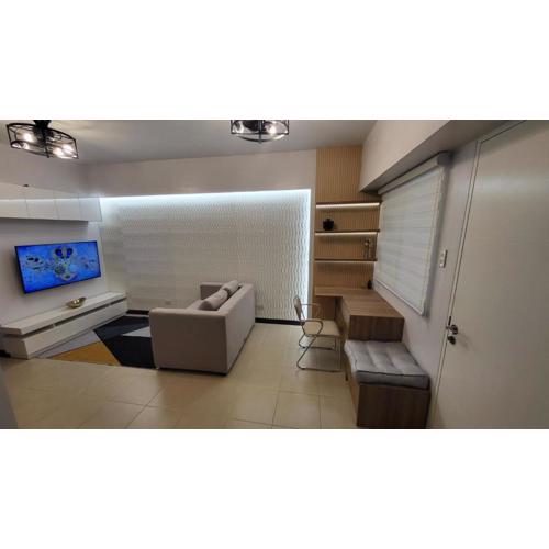 The Atherton- Spacious Modern Condo Unit in Paranaque Near the Airport, Makati, BGC and Highways