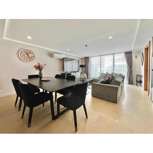 The Aurora Praatumnak - luxury two bedroom apartment near the sea