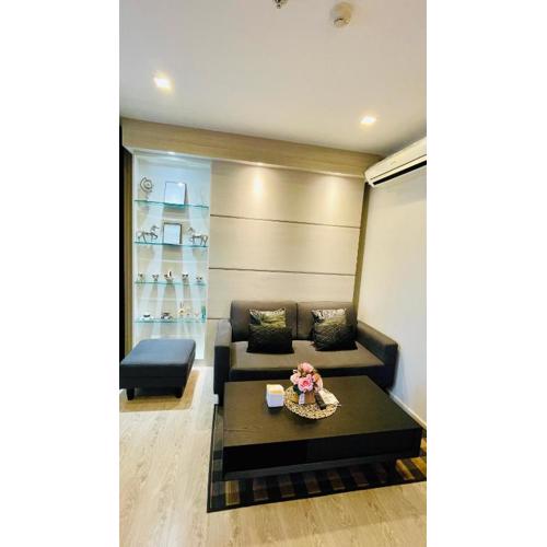 The base Central Pattaya 1098 by Numam