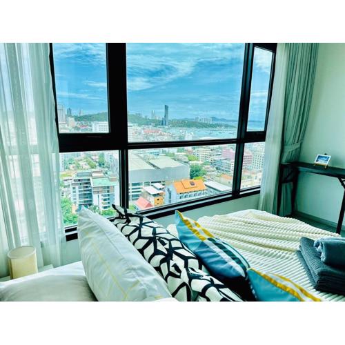 The BASE Central PATTAYA 2BED King&Queen SKY SeaView & Infinity Pool