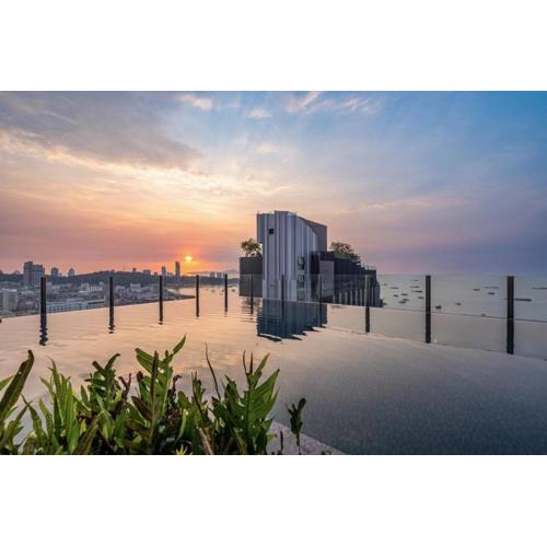 The base central pattaya condo