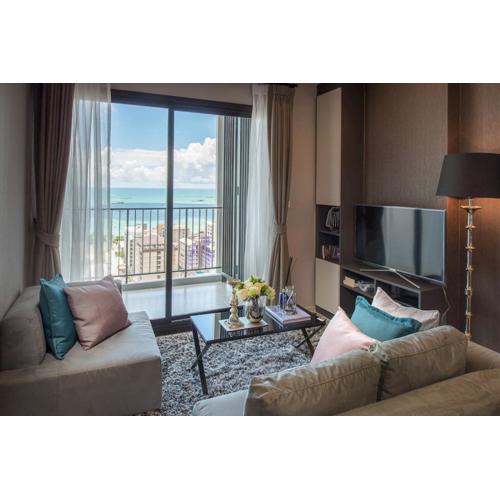 芭提雅THE BASE海景度假酒店(可以安排接机服务和一切旅游安排)