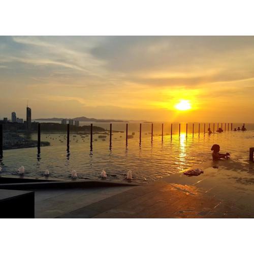 The base中央基地