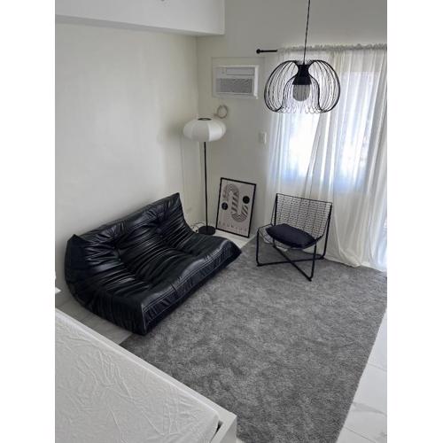 The Bauhouse Studio with Balcony near Eastwood