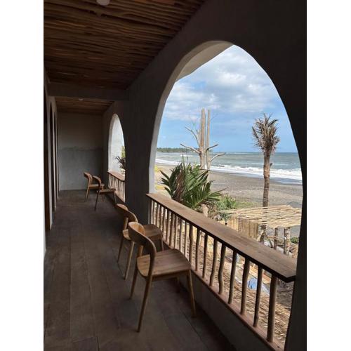 The Beachbreaks Medewi