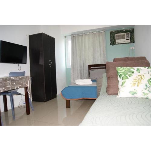 The Beacon Makati by mvmtransient