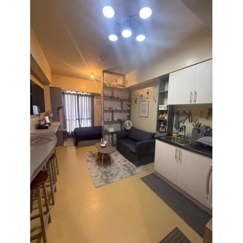 The B's Humble Abode - Studio