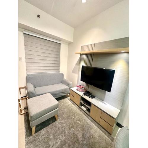 The Celandine in QC by House of Faith