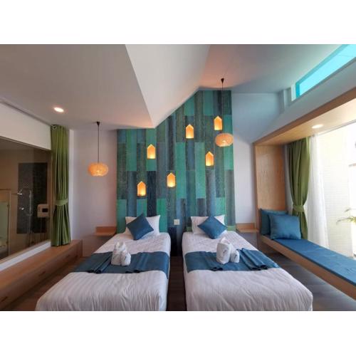 เดอะชาลี The Charlie