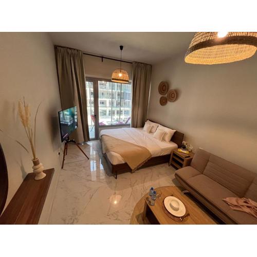 The Chic Retreat, Stylish Studio Close to Yas & Airport