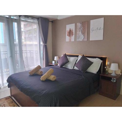 The Chic Studio at 150 Near NAIA Terminal 3