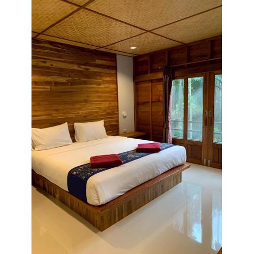 The Cliff & River Jungle Resort