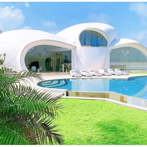 The Cloud Beachfront Villa Tabanan