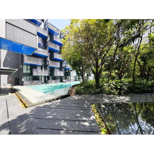 The Deck Patong - Bangla