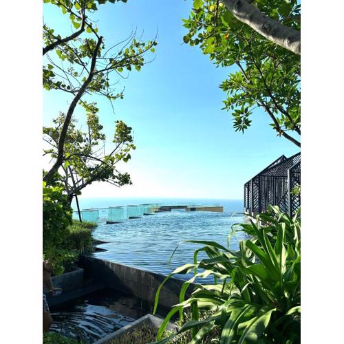 The Edge Stylish Central Studio