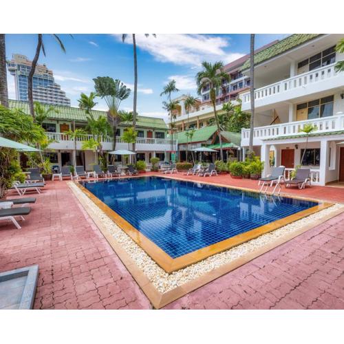 The Expat Hotel Patong