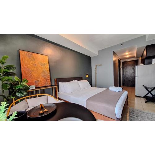 The French Apartment Pasig - Fast Wi-Fi and pool