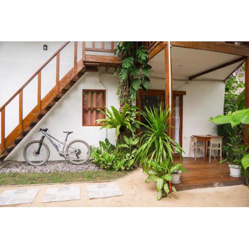 The Garden Room - Comfy apartment with workspace