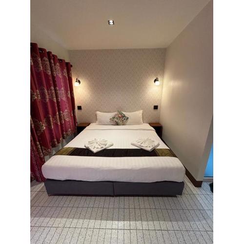 The Golden Beach Resort Naiyang