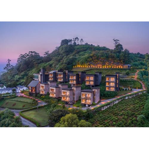 The Golden Ridge Hotel