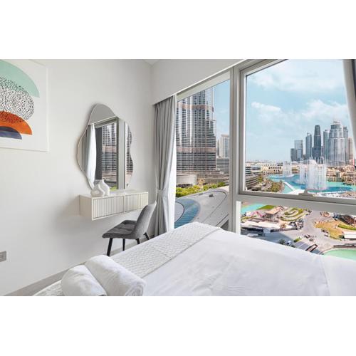 The Grande Signature Experience Modern 2BR with Incredible Views of Burj Khalifa & Dubai Fountain, Steps Away from Dubai Mall