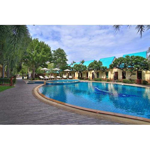 The Green Beach Resort