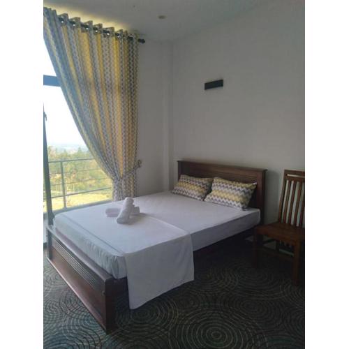 The Green Garniya Poolside and Mountain View Hotel