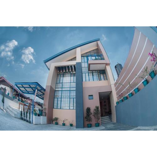 The Half House by Elmar Cabin