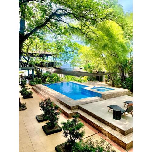 The Henry Resort Taramindu Laiya