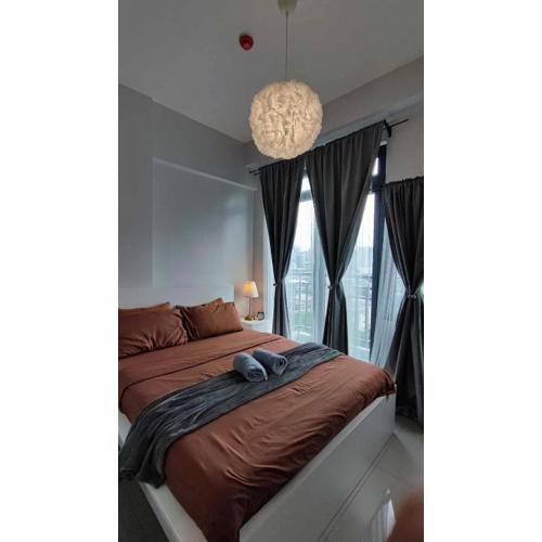 The Hmlet Manila, Near Poblacion Makati Nightlife