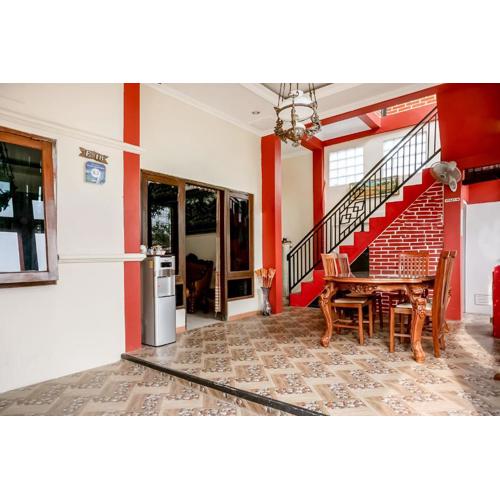 The Homey Rooms and Tours