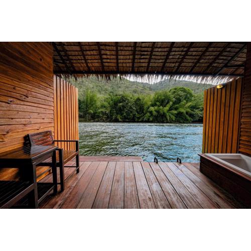 The Hub Erawan Resort