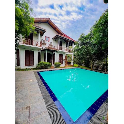 The Kandy Mount Layathraa