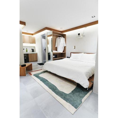 The Kin House - Stay in Art Poblacion