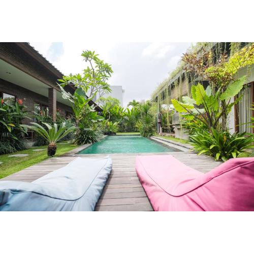 The Kumpi Bali by The Lavana