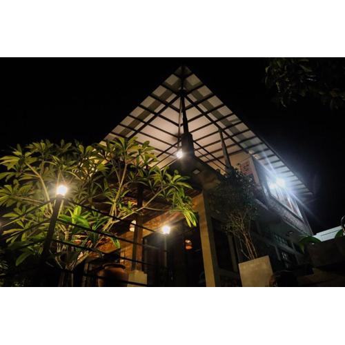 The Lady Cinnamon - Galle